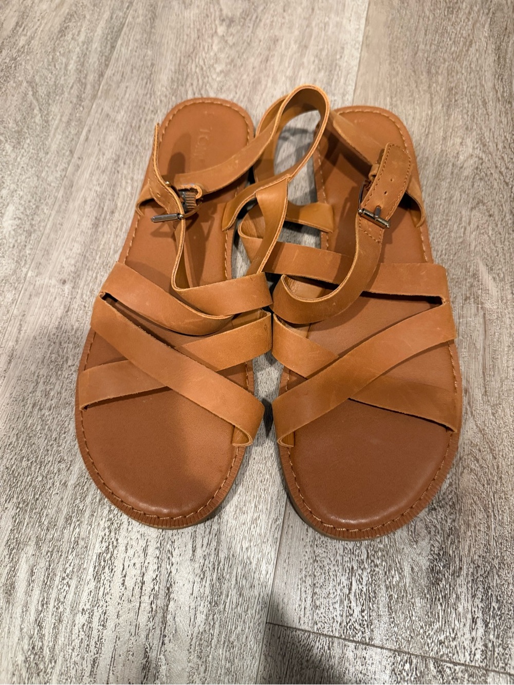 Tom’s  Women’s Tan Strappy Leather Sandals - Classic Summer Style